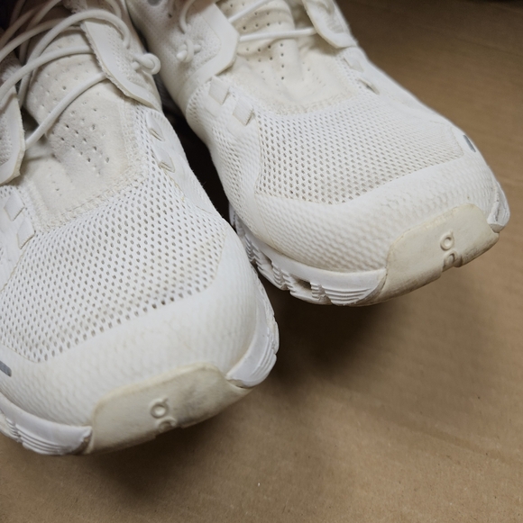 On Cloud On Running White Sneakers Size 7.5 - Picture 8 of 9